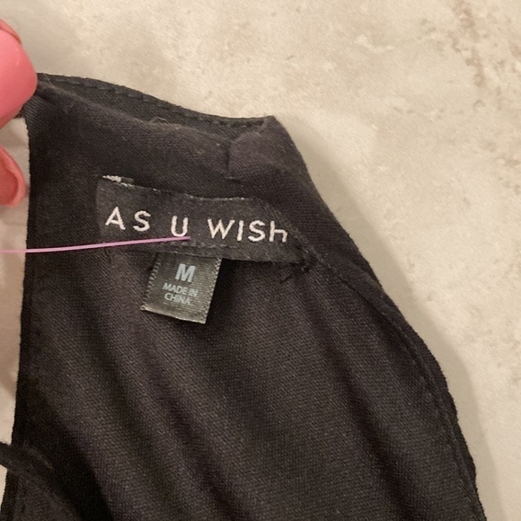 As U Wish Black
Embroidered Romper size Med - Picture 4 of 5